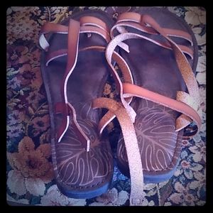 Time and Tru leather sandals